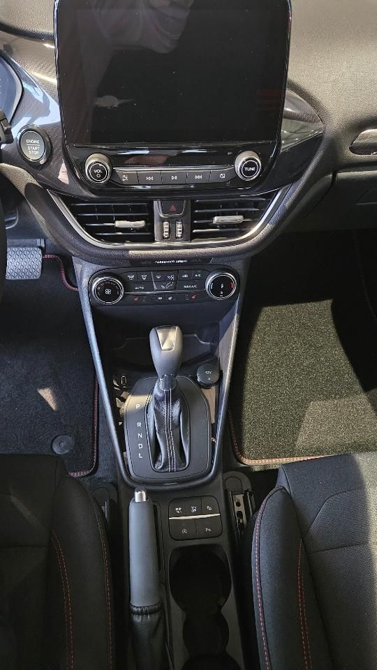 Fahrzeugabbildung Ford Fiesta ST-Line