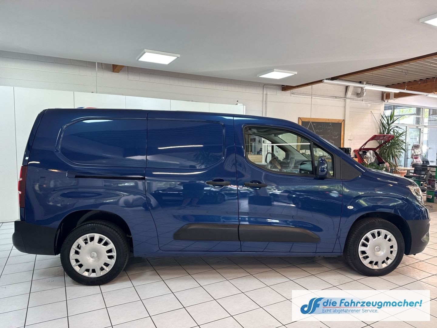Fahrzeugabbildung Opel Combo E Cargo Maxi Edition L2 XL 1.5D Klima EU6d