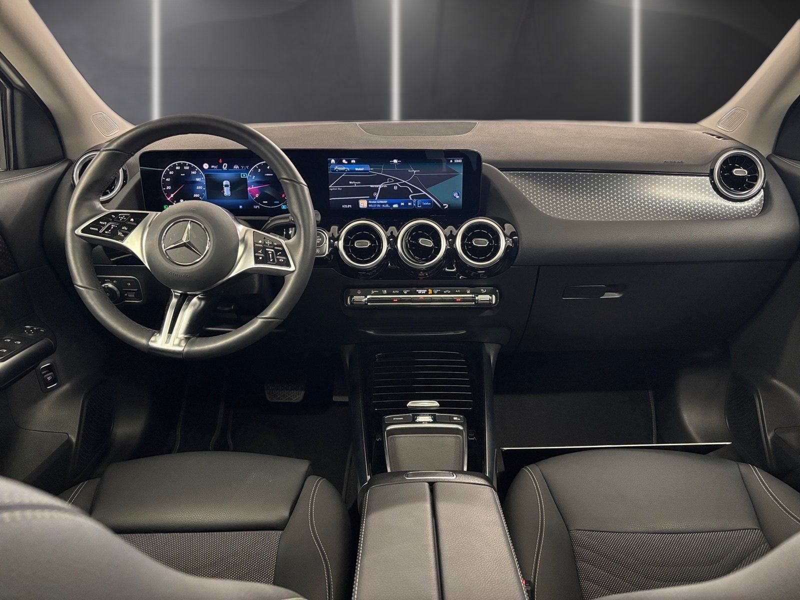Fahrzeugabbildung Mercedes-Benz GLA 200 Progressive*Pano*STDHZG*Distro*360°*Totw