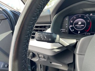 Fahrzeugabbildung SKODA Kamiq 1.0 TSI Ambition DSG Navi DAB Virtuell uvm