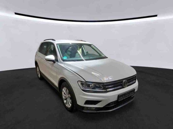 Volkswagen Tiguan 1.5 TSI Comfortline  AHK Navi LED ACC Kam foto 3