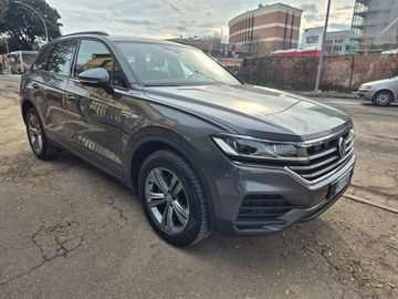 Volkswagen Touareg - 2
