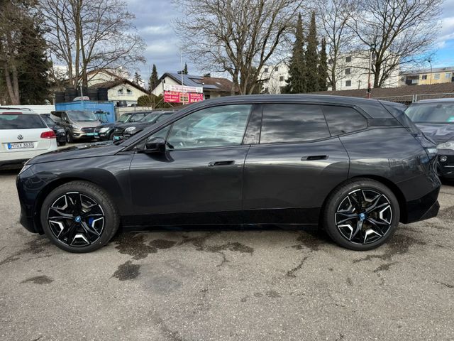 BMW iX 50 xDrive Sport*Pano Sky Lounge*Laser*22 Zoll