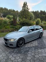 BMW F31 335i X-Drive - BMW 335 mit Benzin-Antrieb: Kombi, Automatik