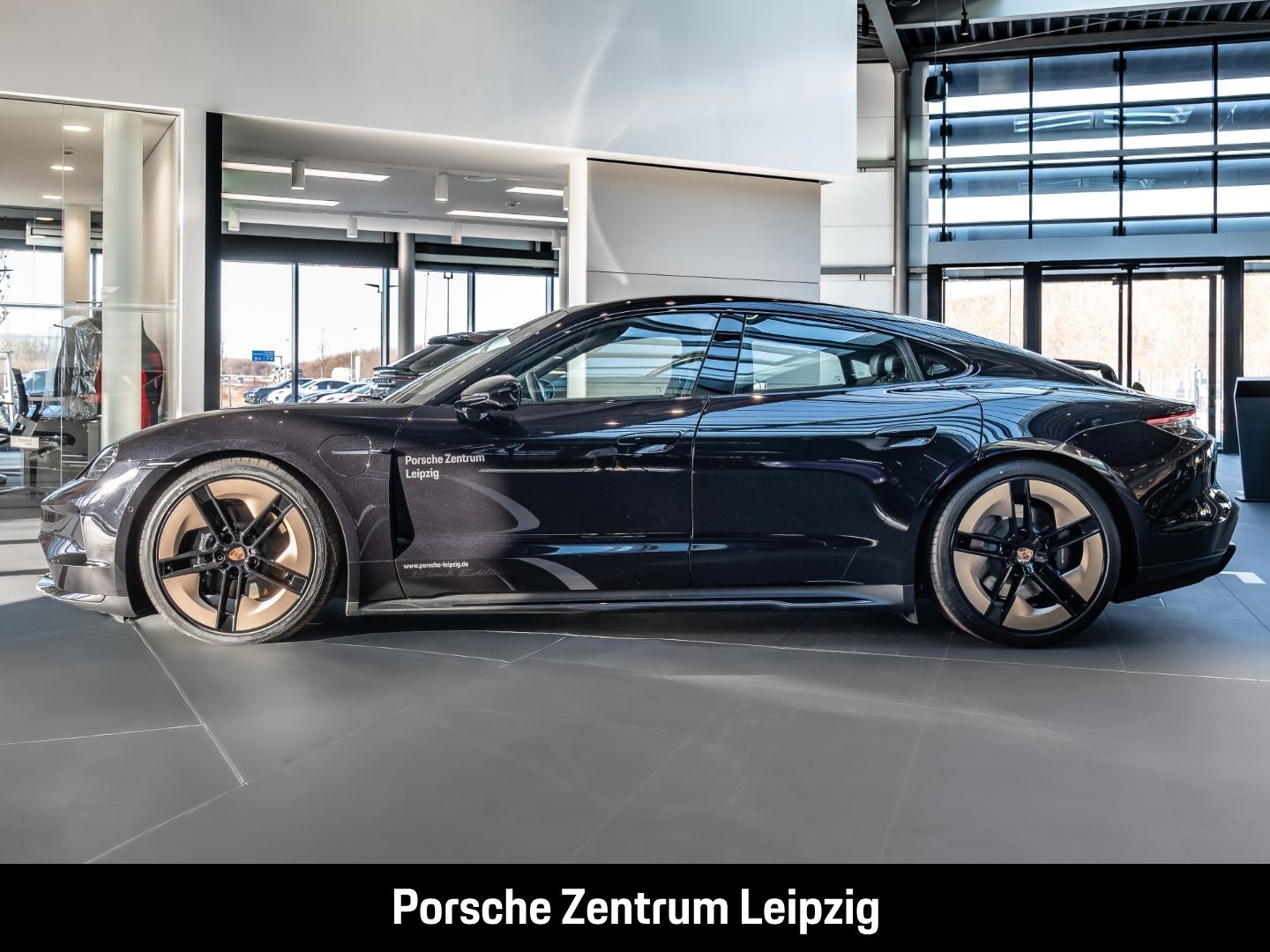 Porsche Taycan 4 Black Edition Massage HD HA-Lenkung HUD foto 2