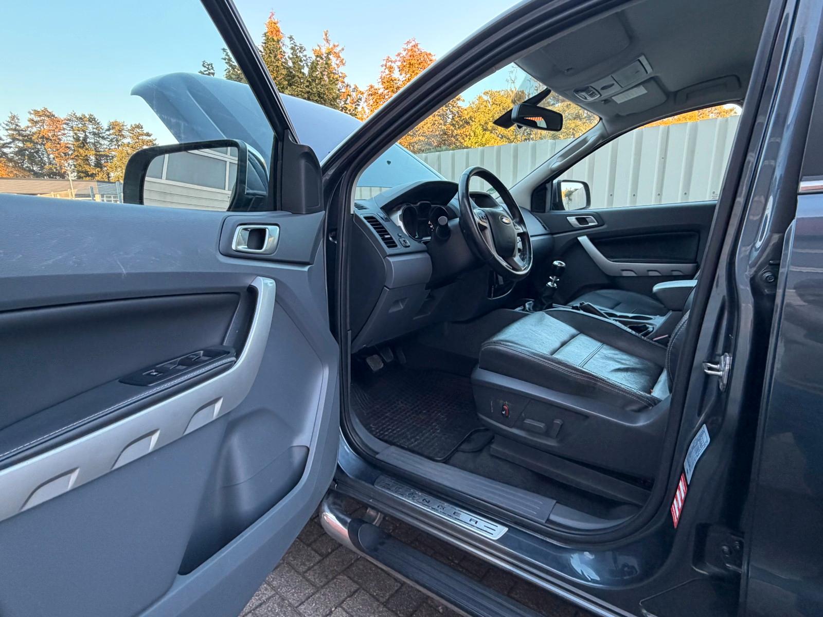Ford Ranger 3.2 TDCi 200 ch Limited Double Cabine 4x4 • Cuir • GPS • Caméra • Attelage 3,35 t