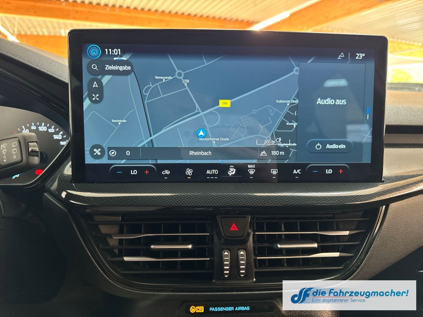 Fahrzeugabbildung Ford Focus ST-Line Navi LED ACC Apple CarPlay Android