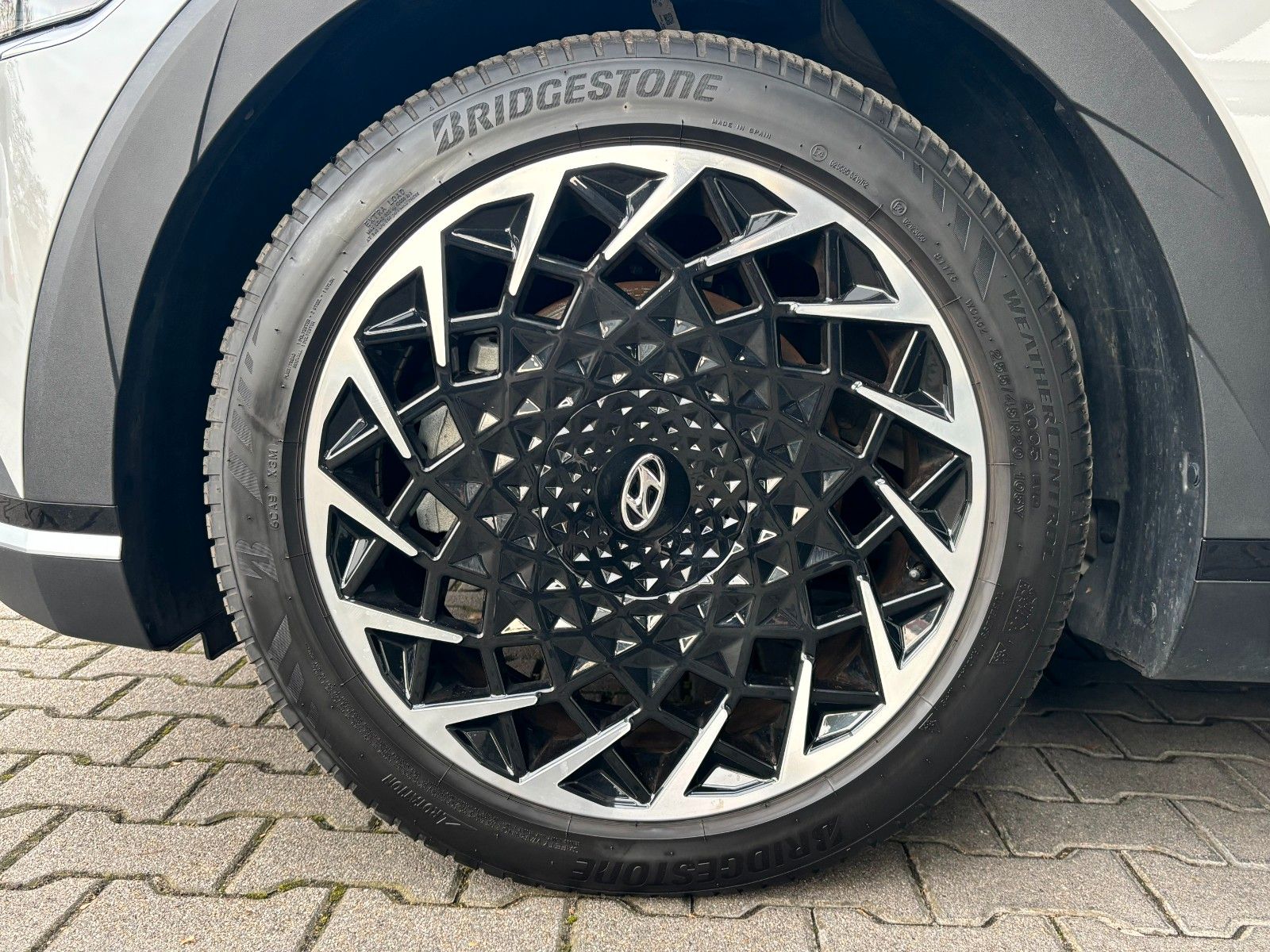 Fahrzeugabbildung Hyundai IONIQ 5 77,4 Wh 239kW 4WD Techniq/BOSE/PANO!