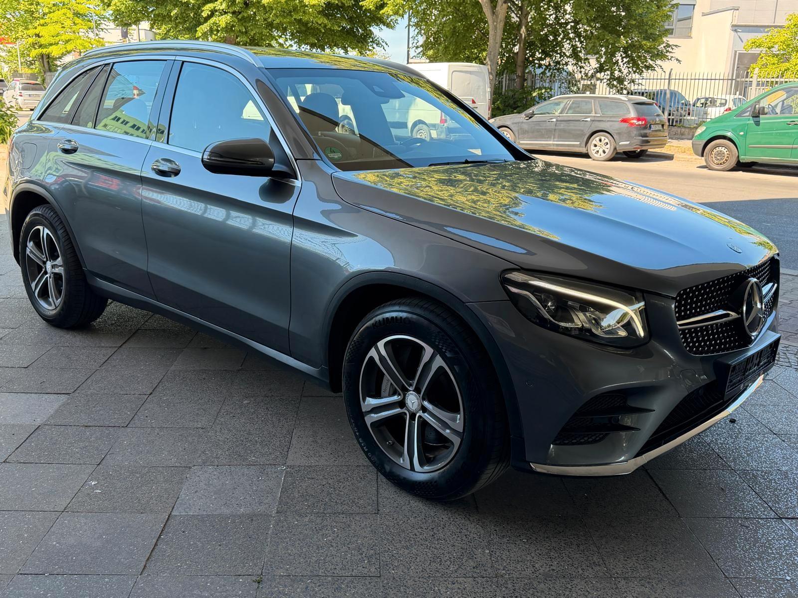 Mercedes-Benz GLC220d AMG Line/9G-TR/LED/Navi Top Zustand!