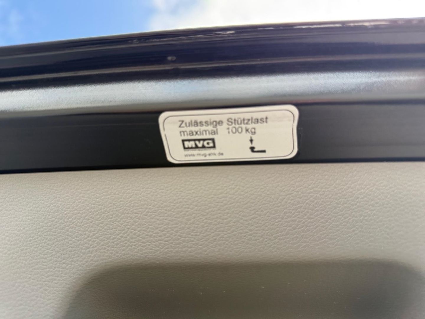 Fahrzeugabbildung Hyundai STARIA Signature 2.2 CRDi 7-Sitzer BOSE+AHK+360°