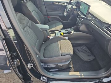 Bild 13 Ford Focus Turnier ST-Line Sportpaket AHK-abnehmbar N