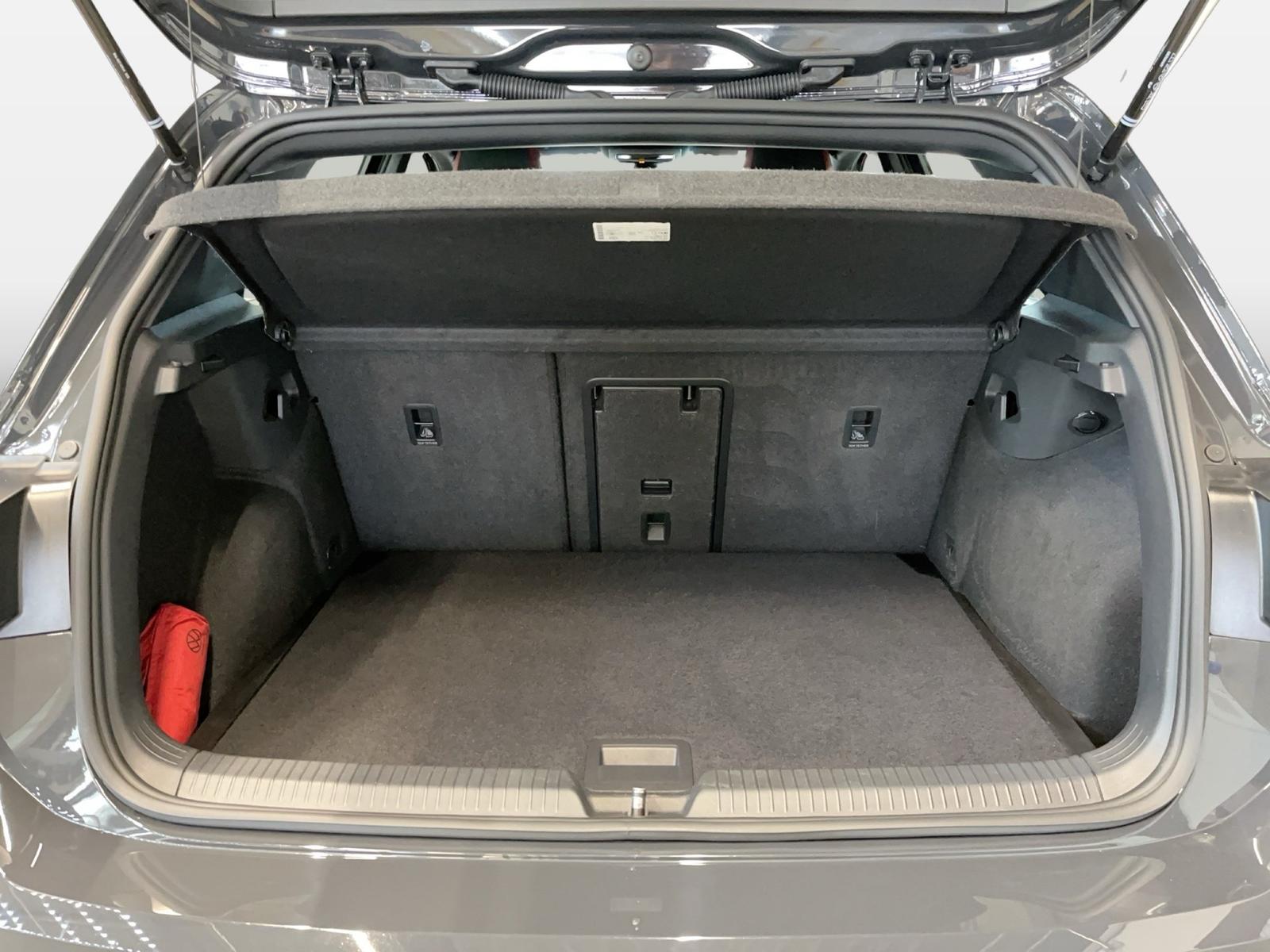 Volkswagen Golf VIII GTI 2.0 TSI LED PDC SoundSys SportS., миниатюра 12