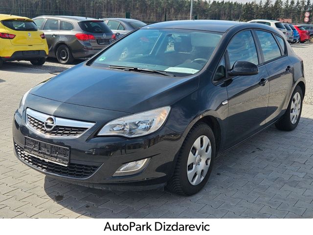 Opel Astra J Lim. 5-trg. Edition