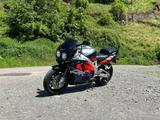 Honda CBR 900 Fireblade SC 28 - HONDA CB 900 F2