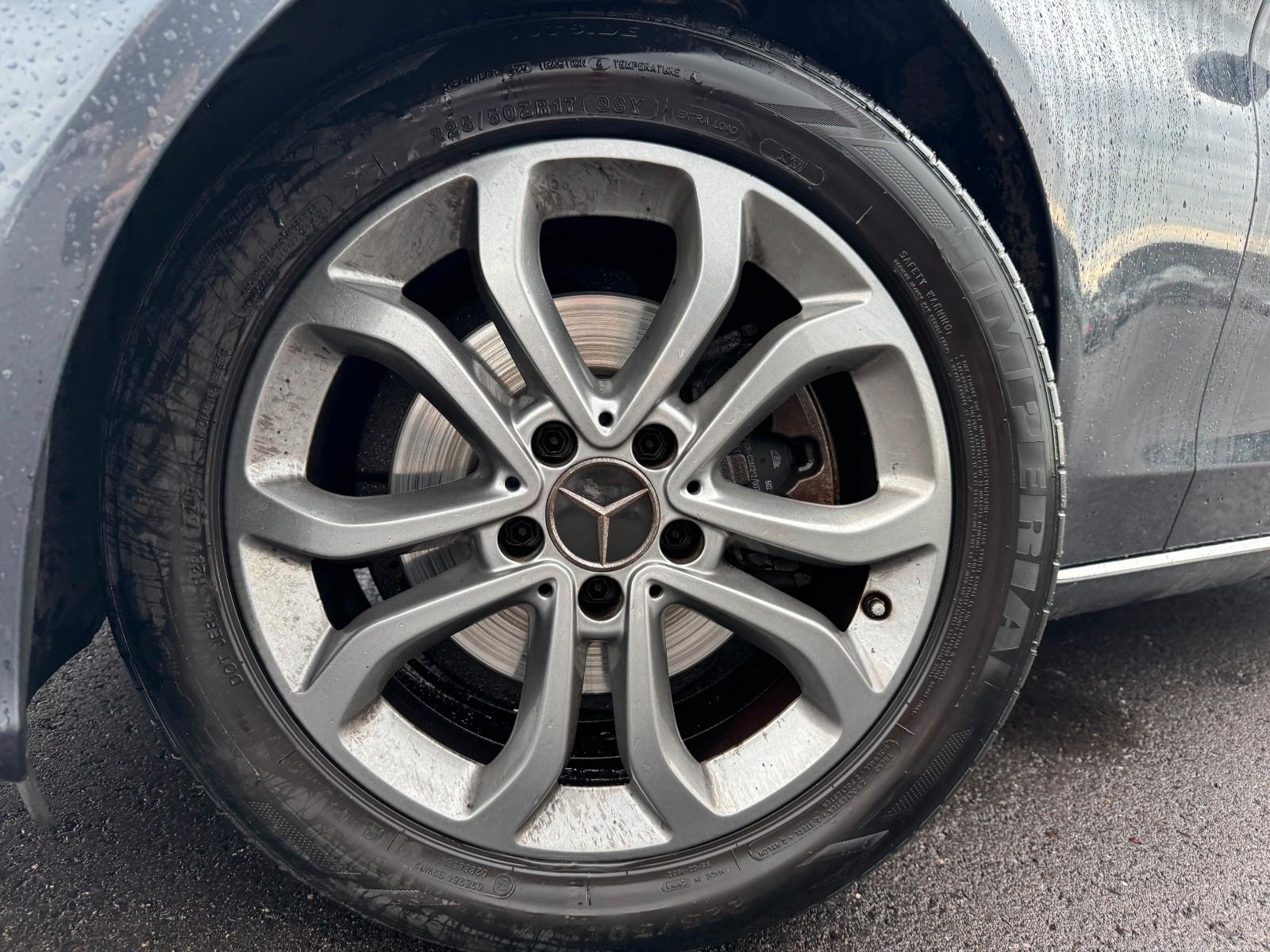 Mercedes-Benz C220 2014 — photo 30