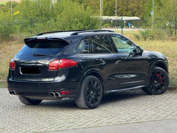 Porsche Cayenne - 3