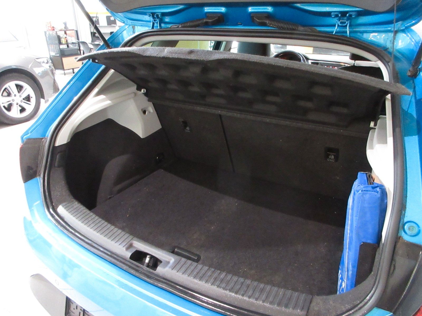 Fahrzeugabbildung SEAT Leon 1.8T FR LED/SHZ/PDC/18"ALU/TEMPOMAT