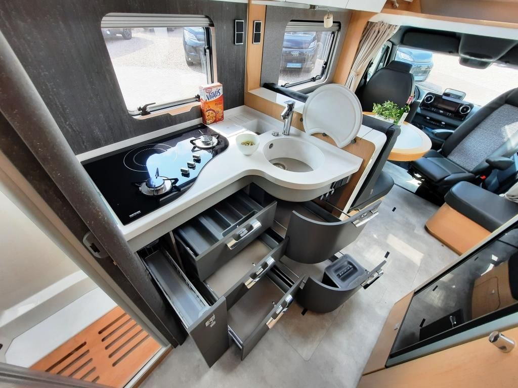 Fahrzeug Übersicht 14 Fahrzeugabbildung HYMER / ERIBA / HYMERCAR B-Klasse ML T 780 BlackLine Verfüg./Sparen Sie 1