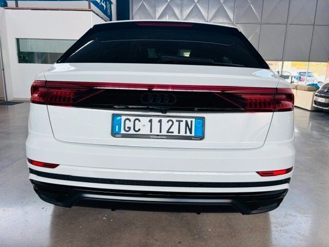 Audi Q8 50 TDI 286 CV quattro SLINE , PERMUTABIL imagem 3