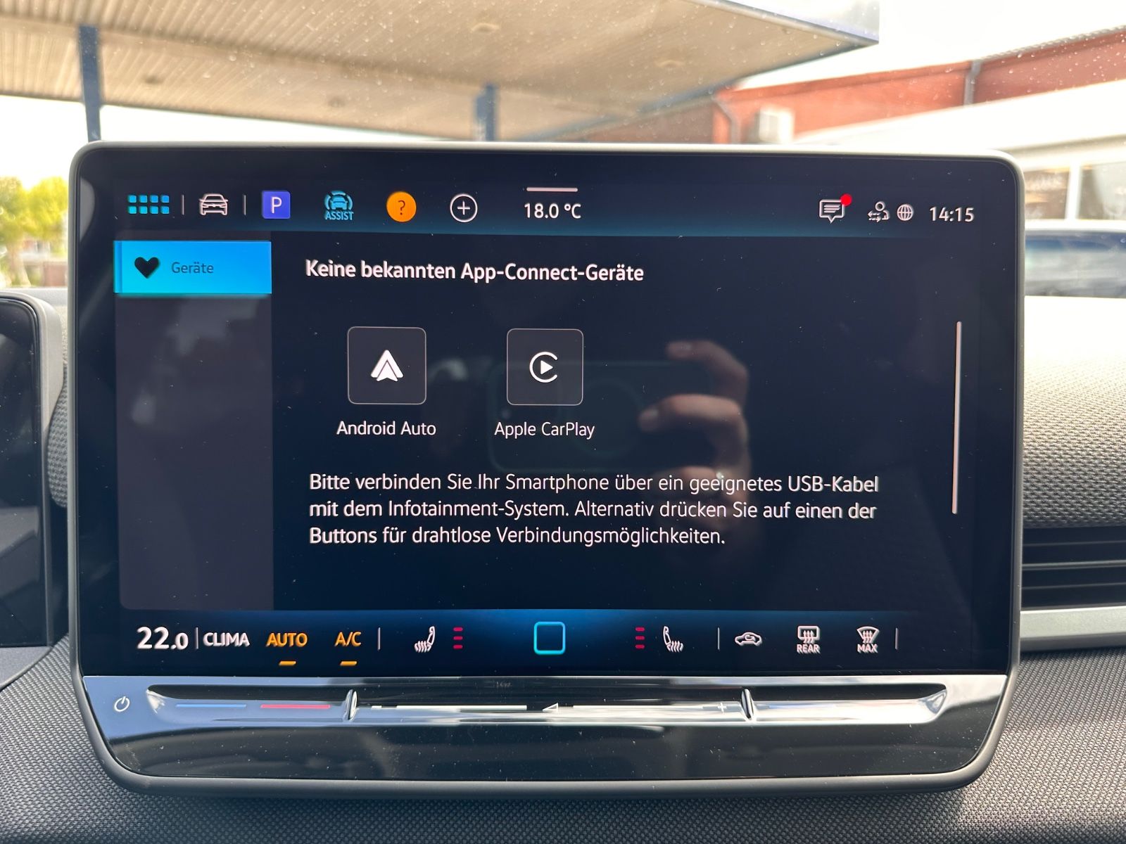 Fahrzeugabbildung Volkswagen T-Roc 1.5 eTSI DSG Life APP/ACC/LED/SHZG/PDC