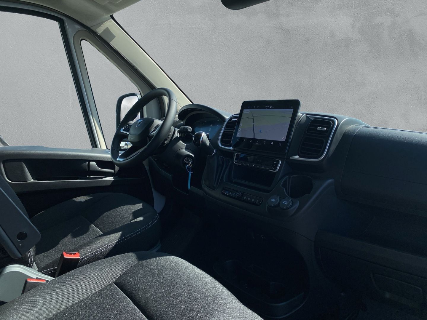 Fahrzeugabbildung Peugeot Boxer Kasten Hochraum 335 L2H2 BlueHDi 140 2.2 F