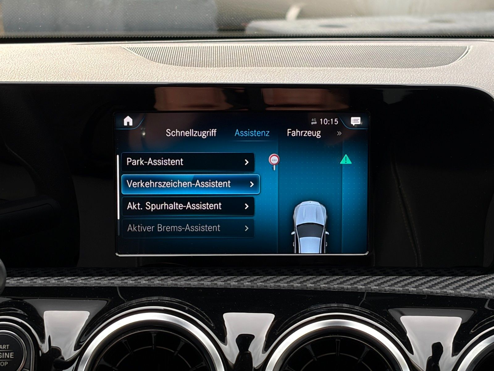 Fahrzeugabbildung Mercedes-Benz CLA 180 SB SHZ LKA TEMP MBUX Navi Wifi CarPlay