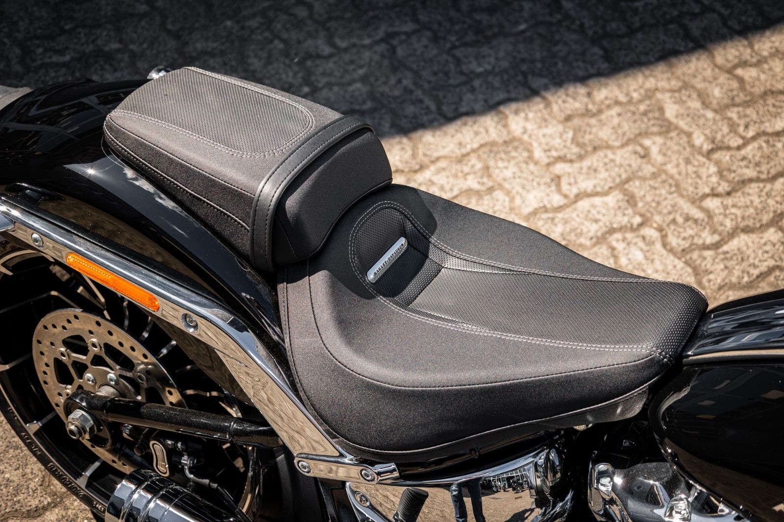Fahrzeugabbildung Harley-Davidson BREAKOUT FXBR 117 ci - Jekill & Hyde