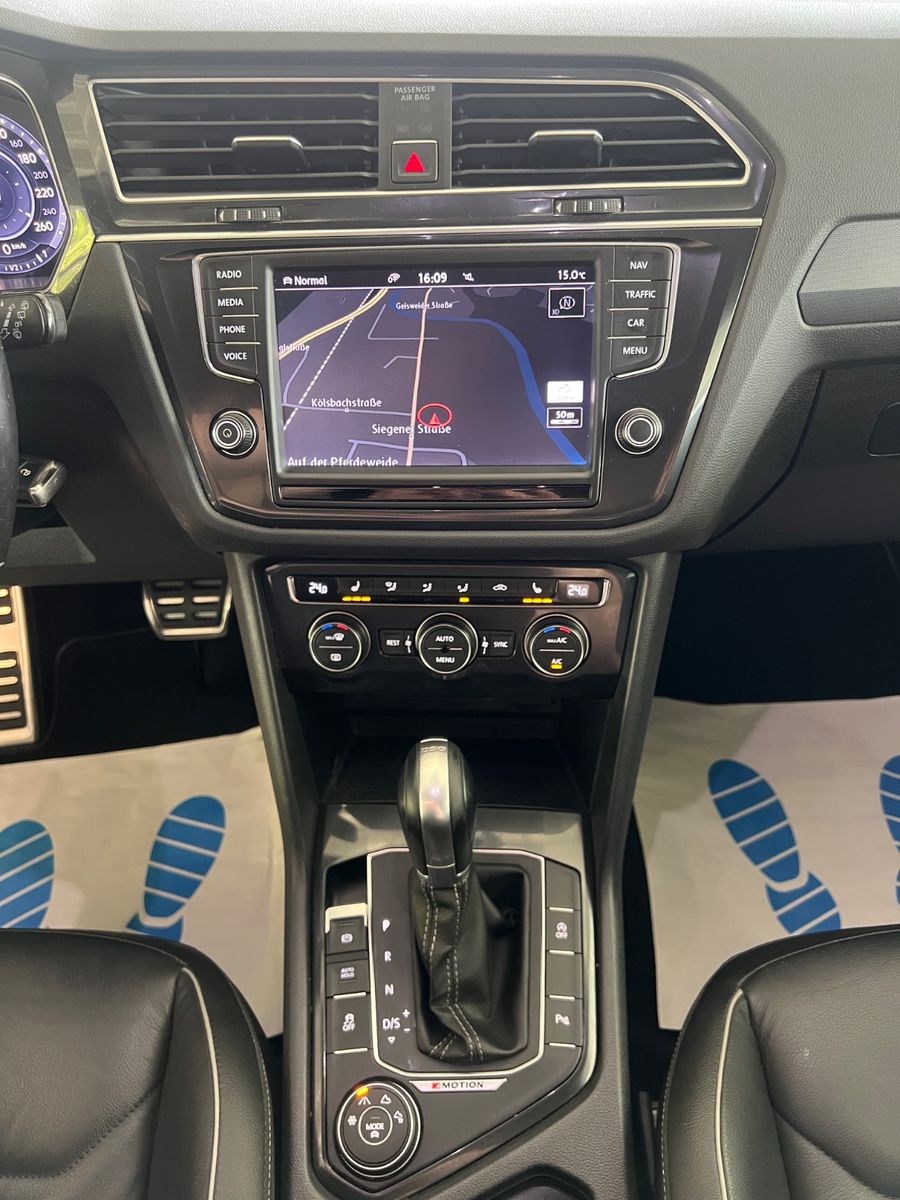 Fahrzeugabbildung Volkswagen Tiguan Highline 4Motion R line *HEAD-UP*MEMORY*