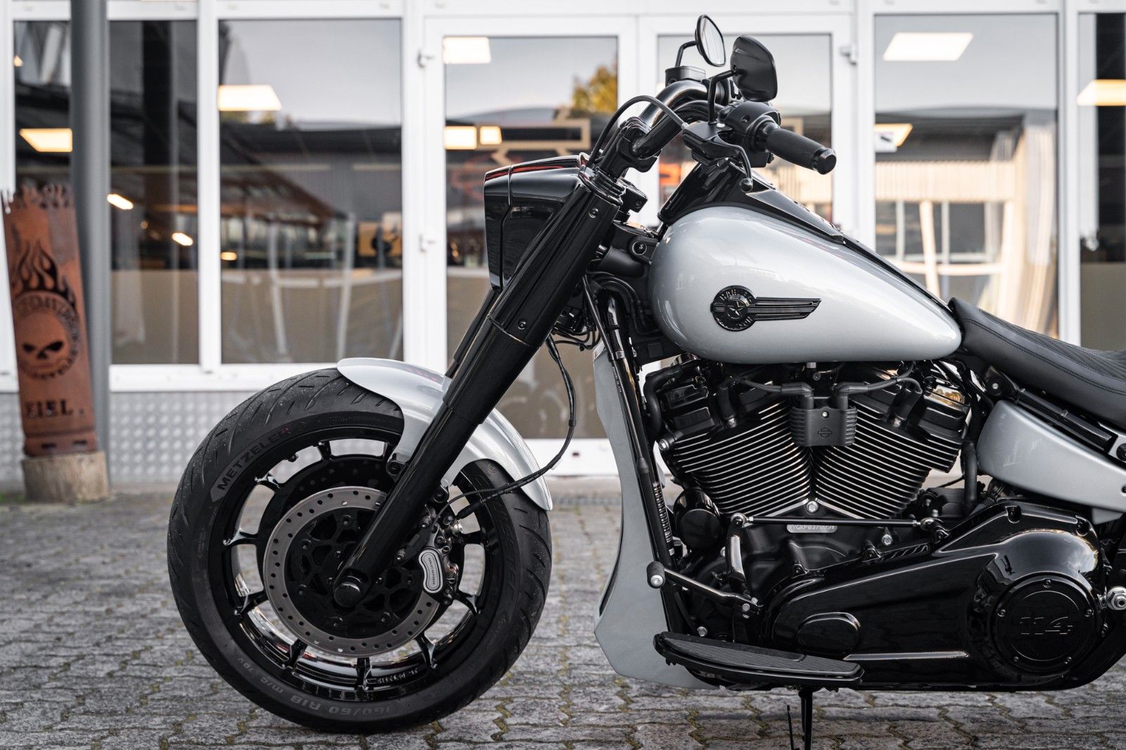 Fahrzeugabbildung Harley-Davidson SILVER DARK FAT BOY FLFBS 114 MY24 - JEKILL&HYDE