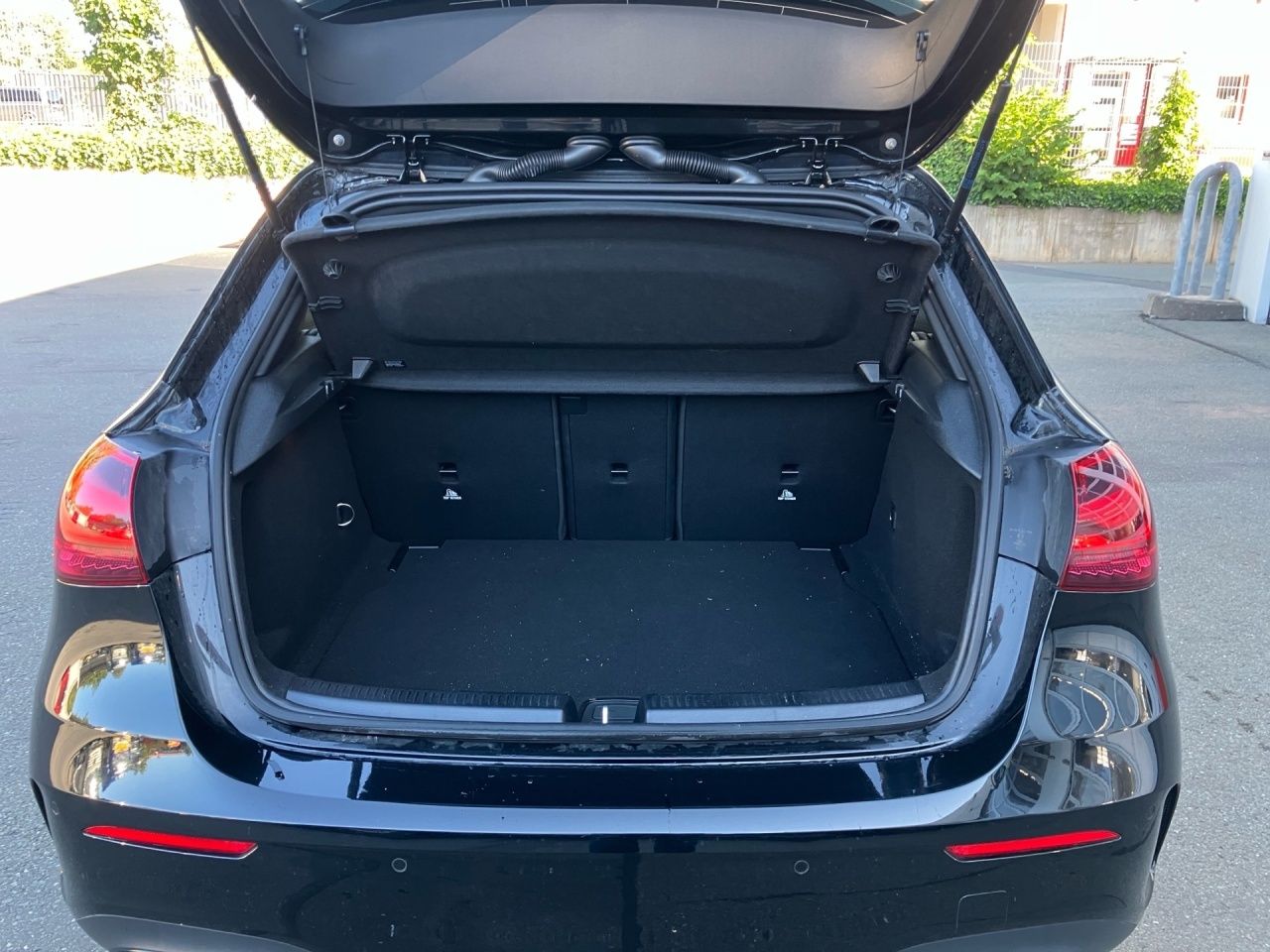 Fahrzeugabbildung Mercedes-Benz A 220 d 360 ACC AUT Fernlichtass. KlimaA LM Navi