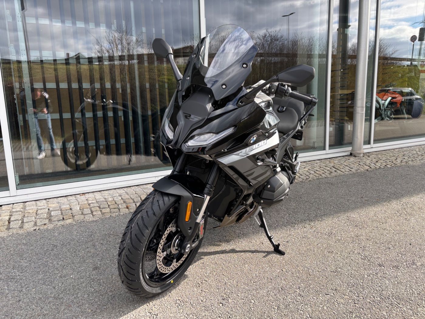 Fahrzeugabbildung BMW R 1300 RS Triple Black 4 Pakete