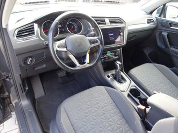 Volkswagen Tiguan - 11