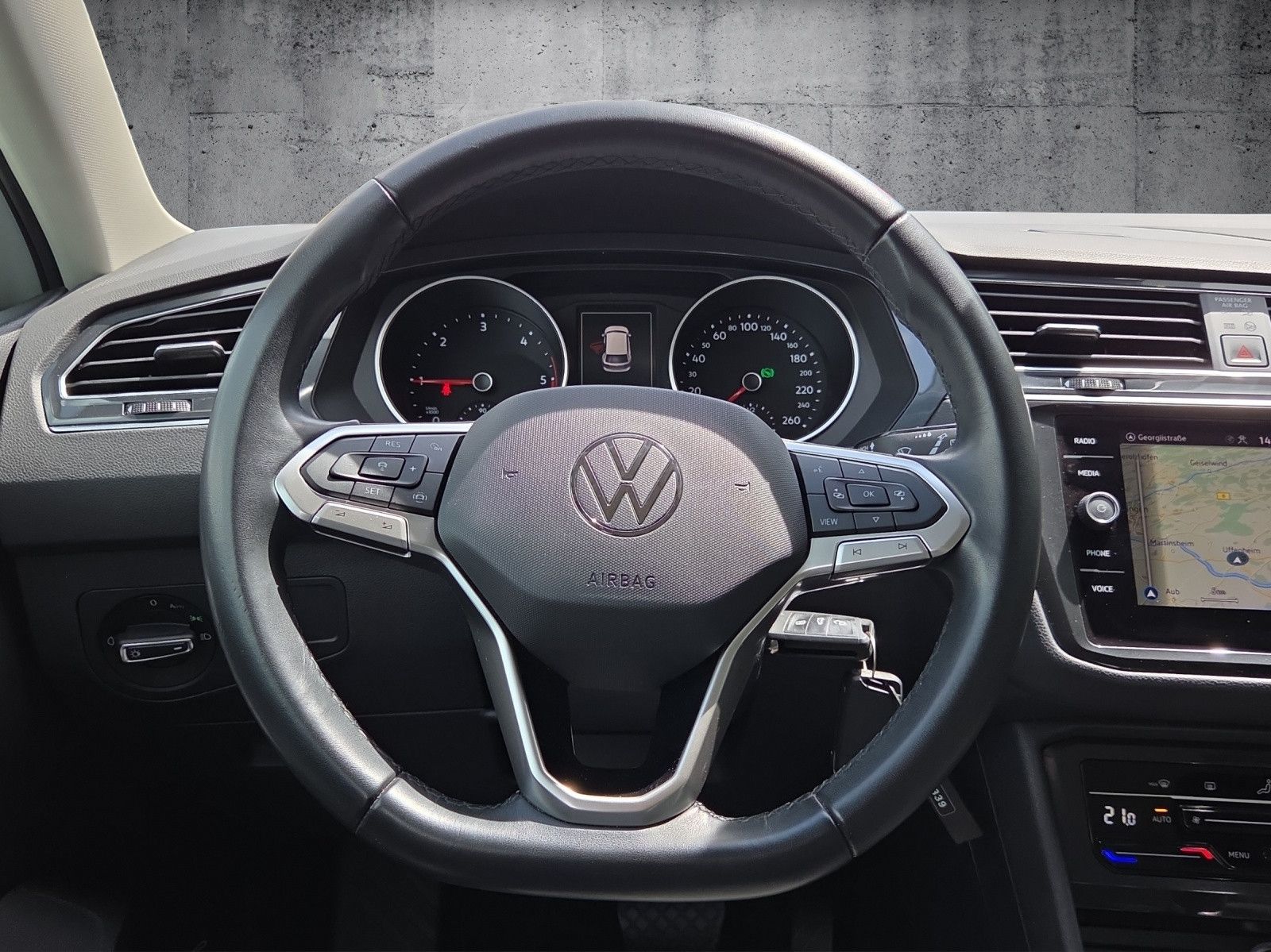 Tiguan LIFE 2.0 TDI SCR DSG RFK AHK