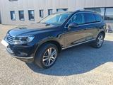Volkswagen Touareg 3.0 V6 TDI SCR BlueMotion Automatik - VW Touareg von privat
