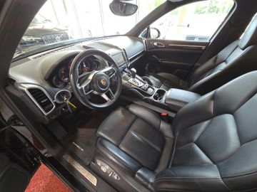 Porsche Cayenne - 10