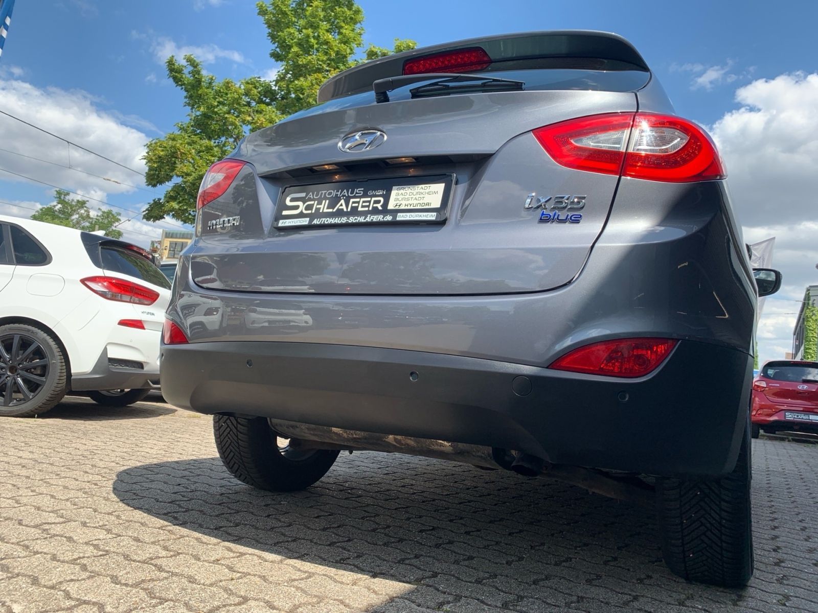 Fahrzeugabbildung Hyundai ix35 1.6 GDI 8-Fach Bereift Teilleder EXPORT