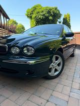 Jaguar X-Type 2.5 Liter V6 AWD automatic - Jaguar X-Type: Grün