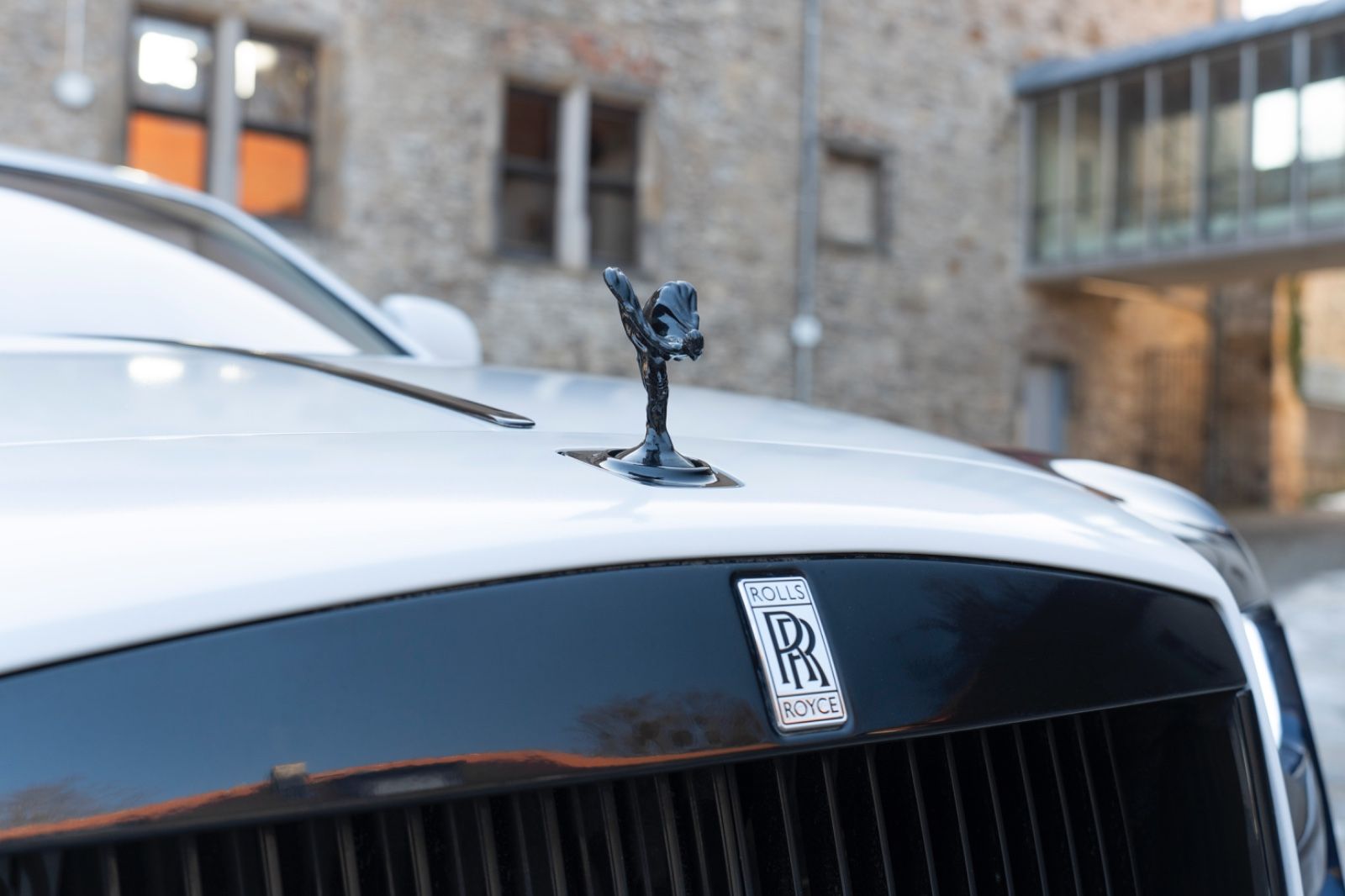 Fahrzeugabbildung Rolls-Royce Ghost V12 TWO TONE FACELIFT STERNHIMMEL KÜHLBOX