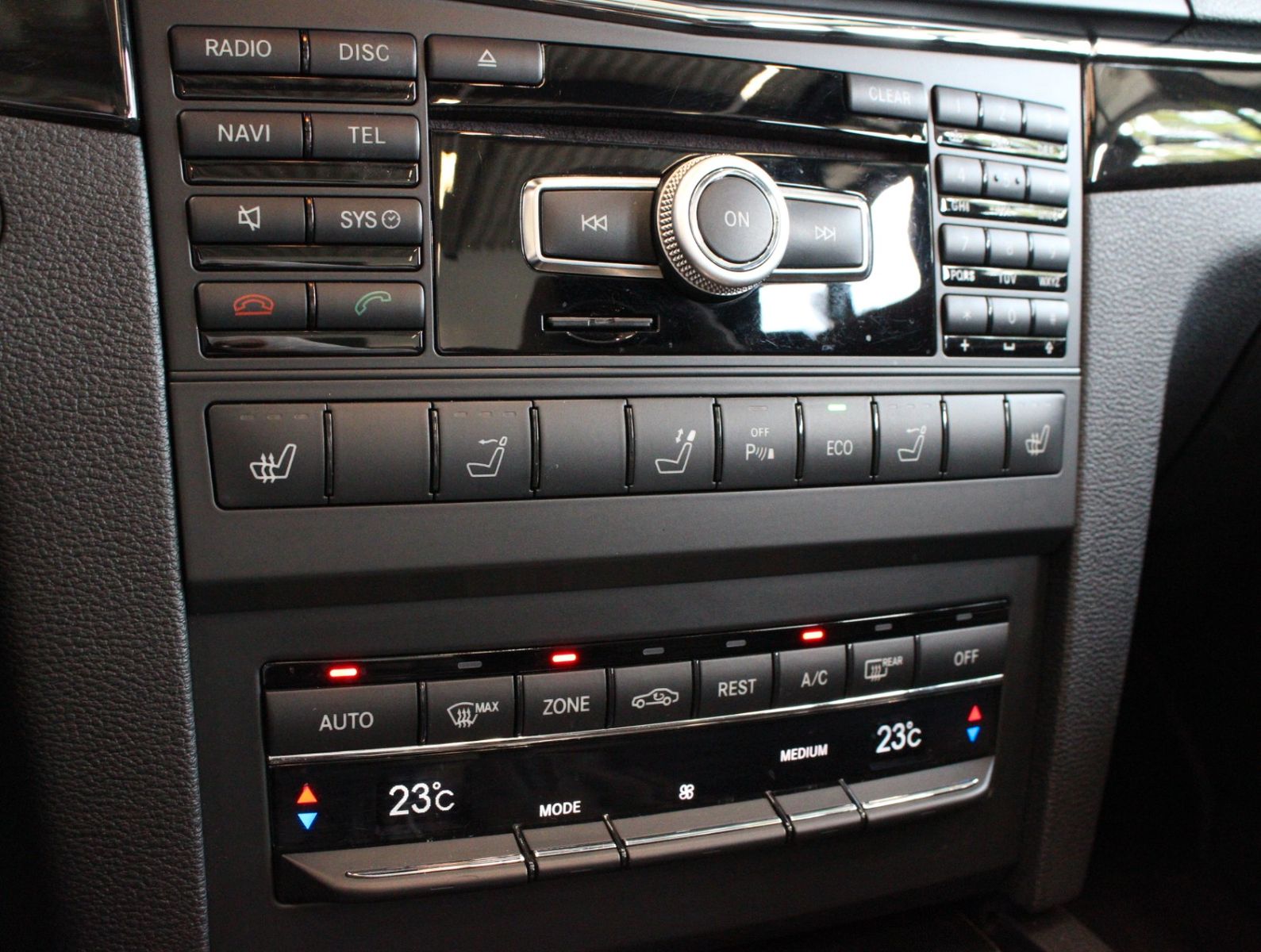 Fahrzeugabbildung Mercedes-Benz E 350 Cabriolet AMG-Line*Kamera*2.Hand