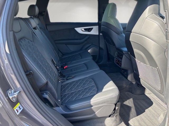 Fahrzeugabbildung Audi SQ7 4.0TFSI QU. HEADUP+PANO+STNDHZ+B&O+RAUTE+++