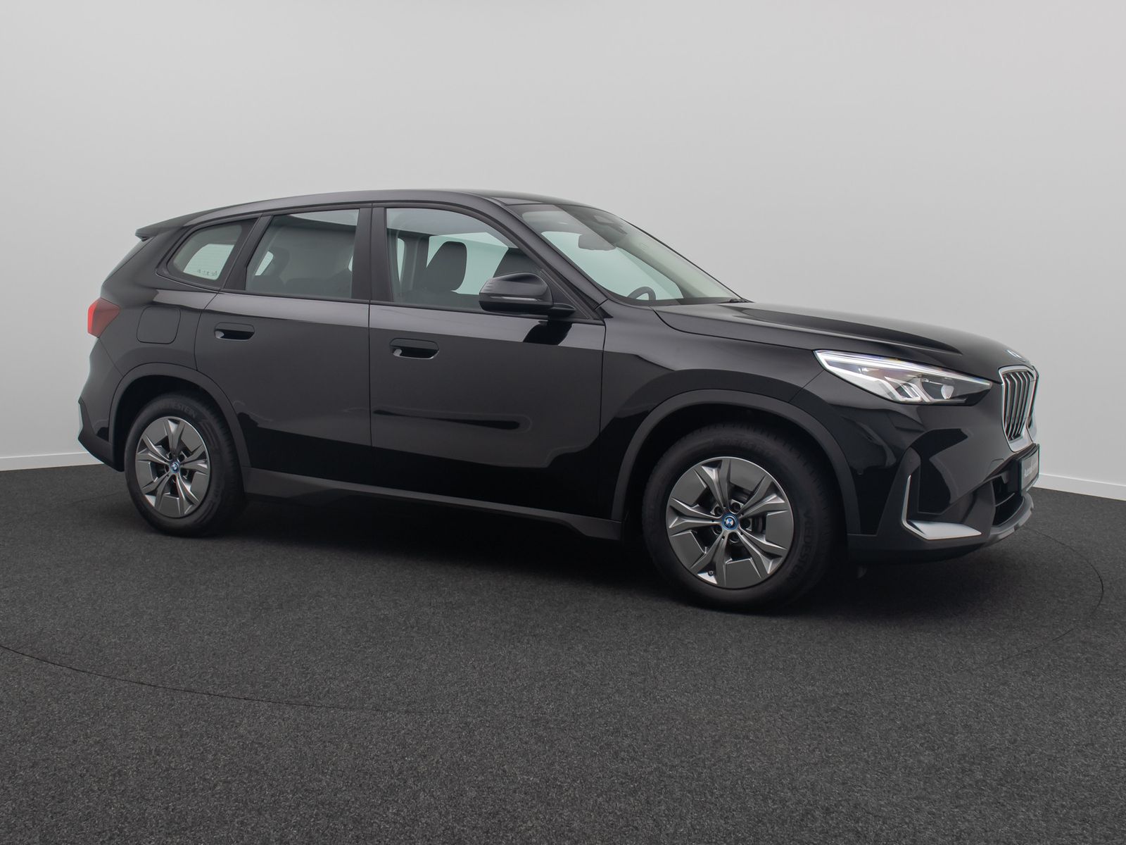 Fahrzeugabbildung BMW iX1 xD30 GeschwindigReg DAB Kamera LED Widscreen