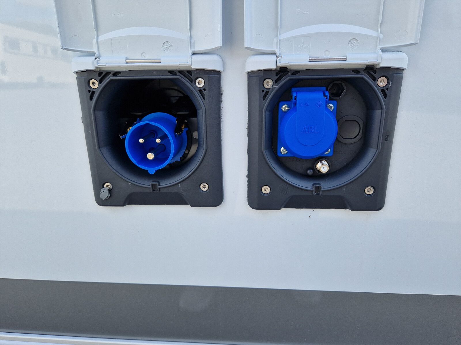 Fahrzeugabbildung Tabbert Da Vinci 560 HTD 2.5 Heckbad, Auflastung, uvm...