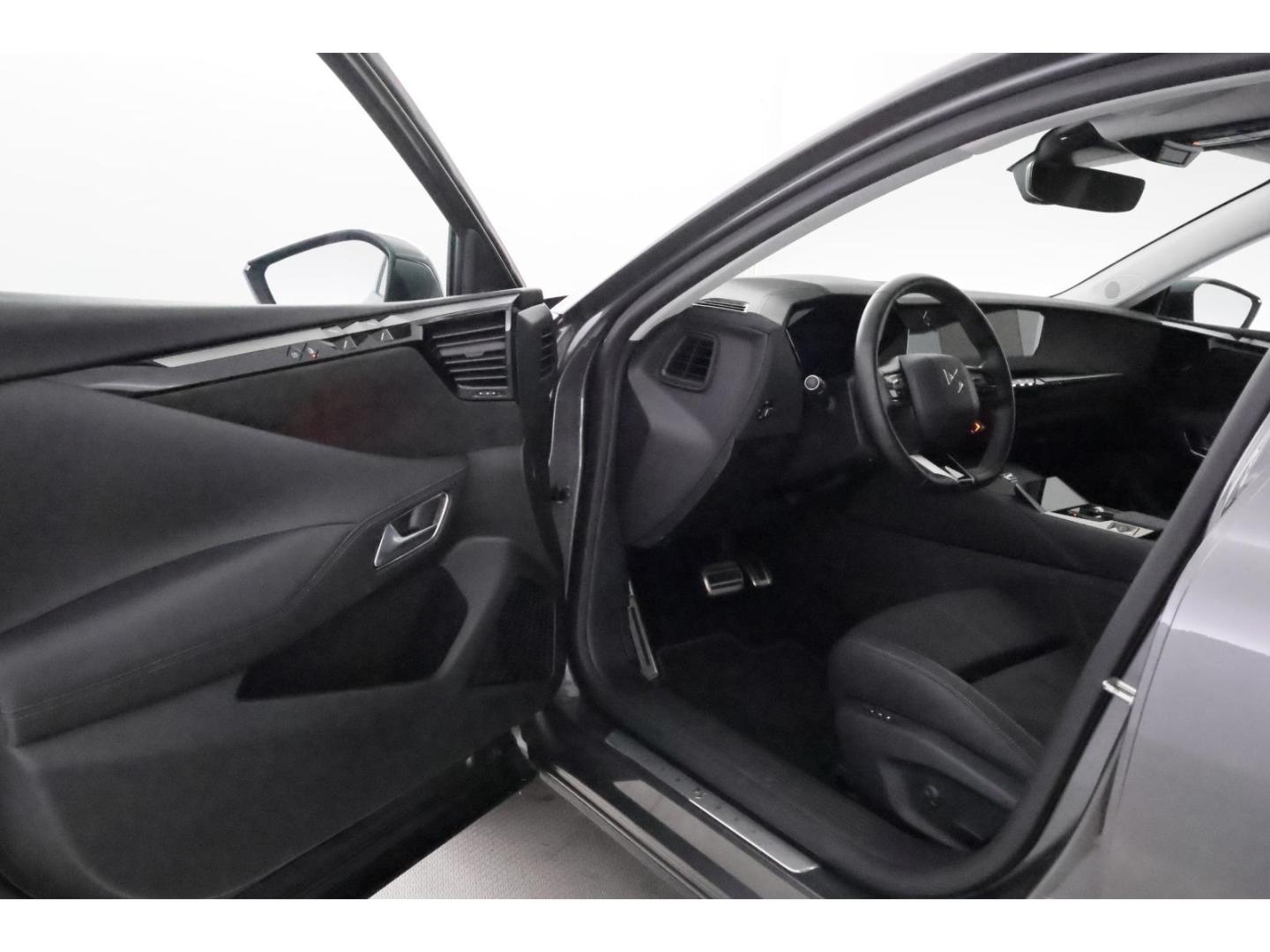DS Automobiles DS4 1.2PT Aut.130 Etoile Alcantara+LED+NAVI+HUD