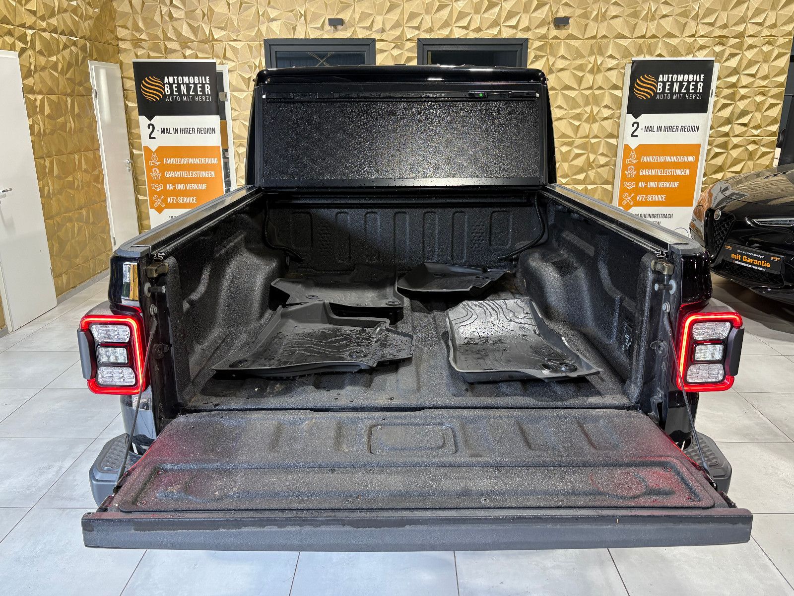 Fahrzeugabbildung Jeep Gladiator Overland 4WD/KAMERA/NAVI/4X4/PANO