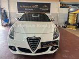 Alfa Romeo Giulietta Turismo*2.HAND*NAVI*SITZHEITZUNG* - Alfa Romeo mit Benzin-Antrieb: Limousine