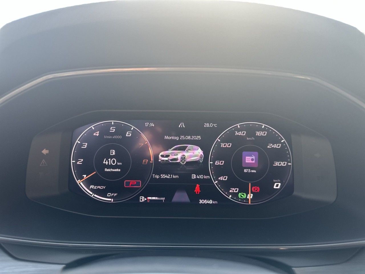 Fahrzeugabbildung CUPRA Leon 1.5 eTSI 150 PS DSG