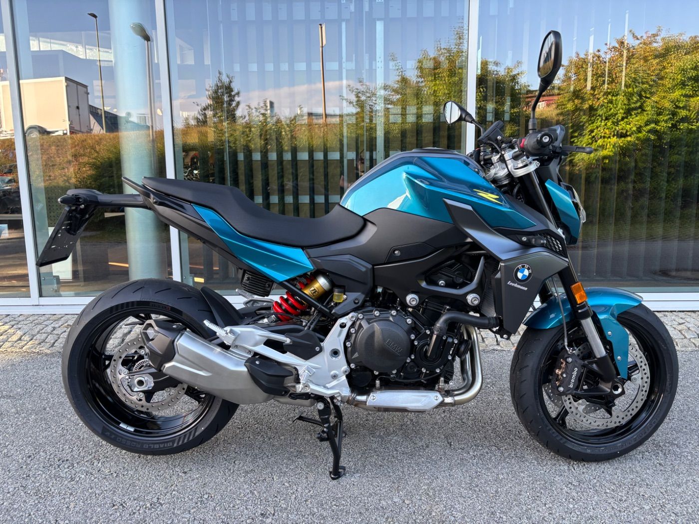 Fahrzeugabbildung BMW F 900 R 2 Pakete