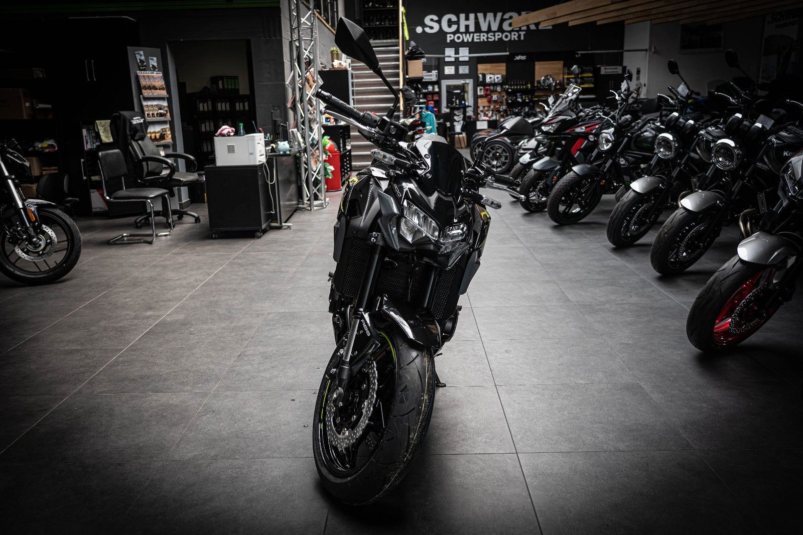 Fahrzeugabbildung Kawasaki Z900 2024 4 Jahre Garantie 70KW
