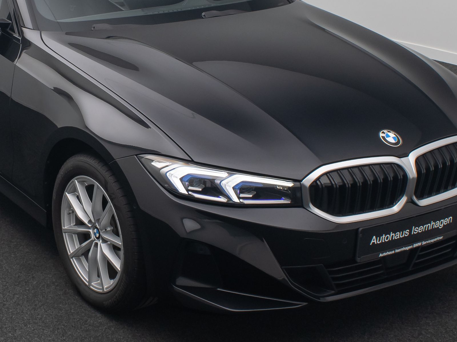 Fahrzeugabbildung BMW 320d Stop&Go DAB Kamera HUD Sportsitz Leder LED