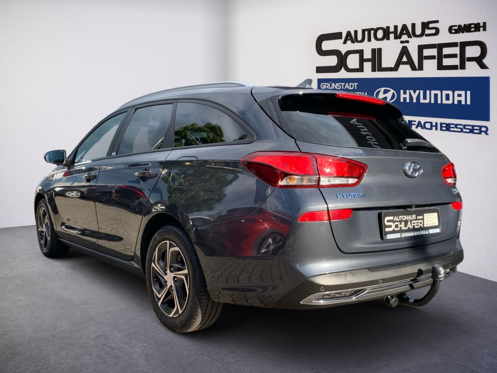 Fahrzeugabbildung Hyundai i30 Kombi 1.5 T-GDI 7-DCT Intro Edition Mild-Hyb